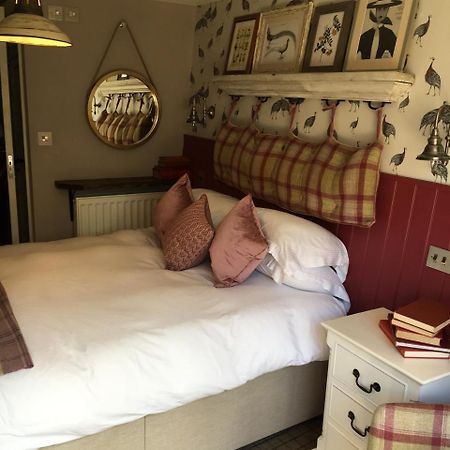 The Golden Pheasant Hotel Burford Exterior photo
