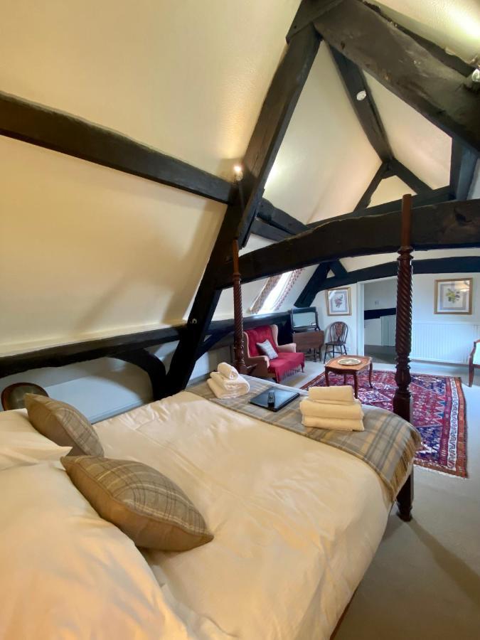 The Golden Pheasant Hotel Burford Exterior photo