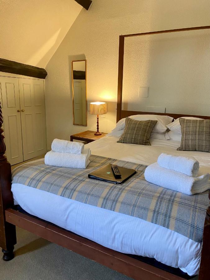 The Golden Pheasant Hotel Burford Exterior photo